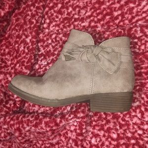 Kohl’s Ankle Booties sz 1